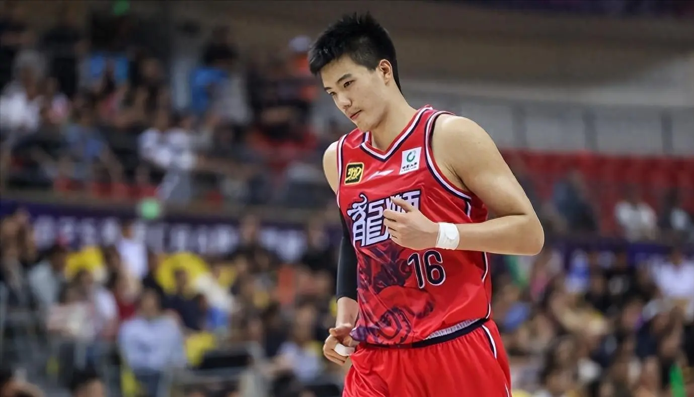 七星 倒计时5天！CBA多笔交易还未敲定，十位球员去向成谜